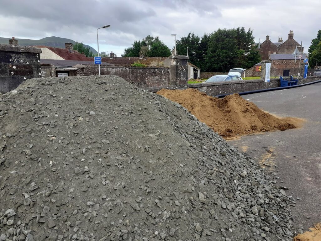 Aggregates gravel stone sand delivery UK