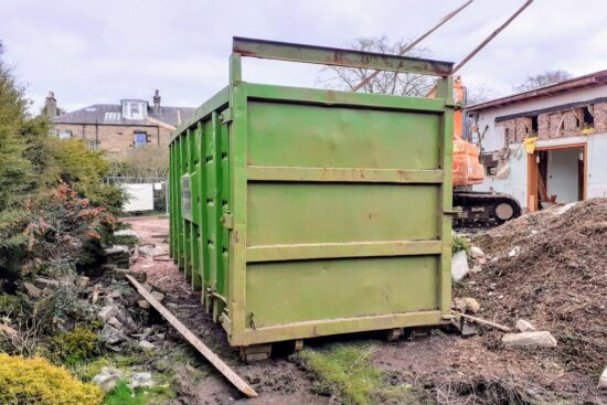 Roll-on roll-off (roro) skip hire in London, Glasgow, Manchester, Edinburgh, Newcastle and across the UK.